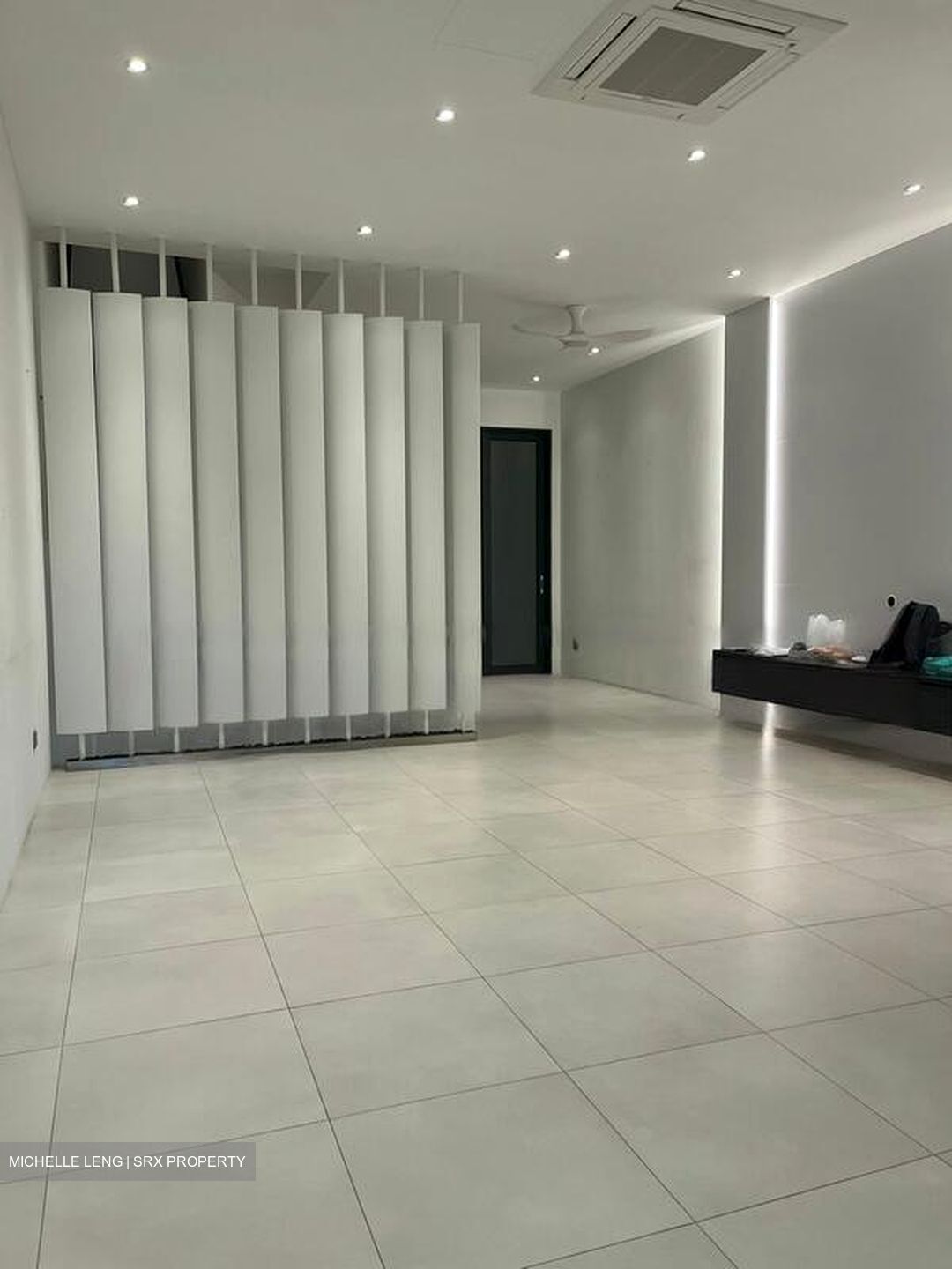 Hougang Avenue 1 (D19), Terrace #475851331